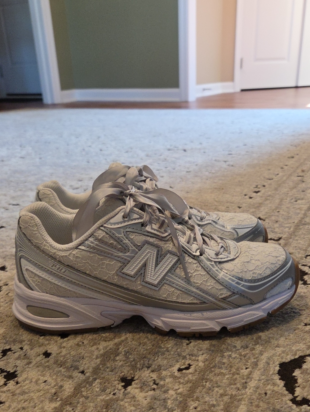 New Balance 740 lace sneakers in white - SOLD OUT Women's Size 7
